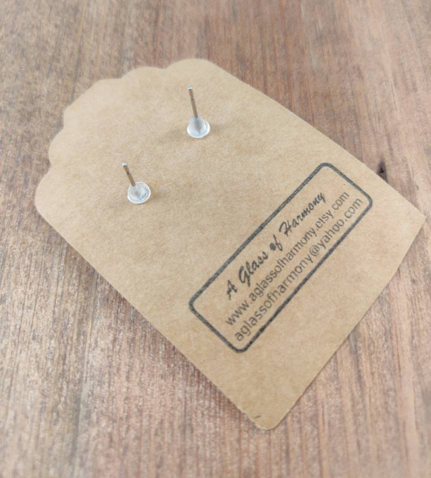 Gold Stud Earrings, Tiny Heart Earrings, Small Earrings, Dainty Earrings, Tiny Earrings, Heart Earrings, Small Gold Earrings