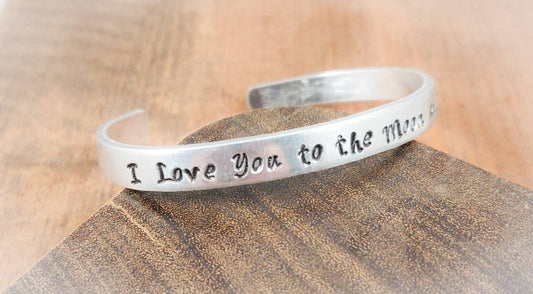 I LOVE YOU to the Moon and Back - Personalized Cuff Braclet, Gift for Mom, Bracelet for Daughter, Gift for Daughter, Book Quotes