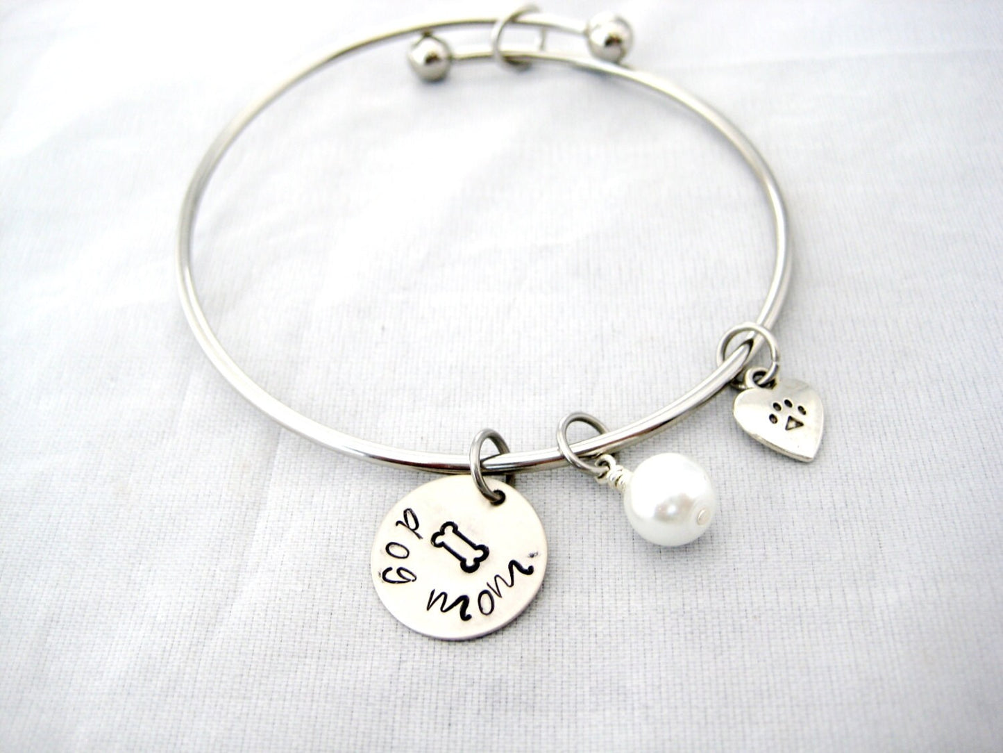 DOG MOM BANGLE Bracelet - Hand Stamped, Pet bracelet, Dog lover bracelet, Pet Jewelry, Pet Memorial Jewelry, Mother's Day Gift