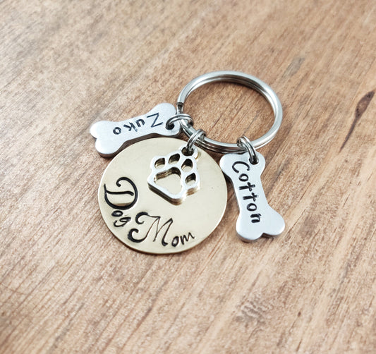 Dog Mom Keychain, Keychain with Dog Names, Dog Mom Keychain with Names, Dog Lover, Dog Names, Dog Name Keychain, Personalized Keychain, Brss