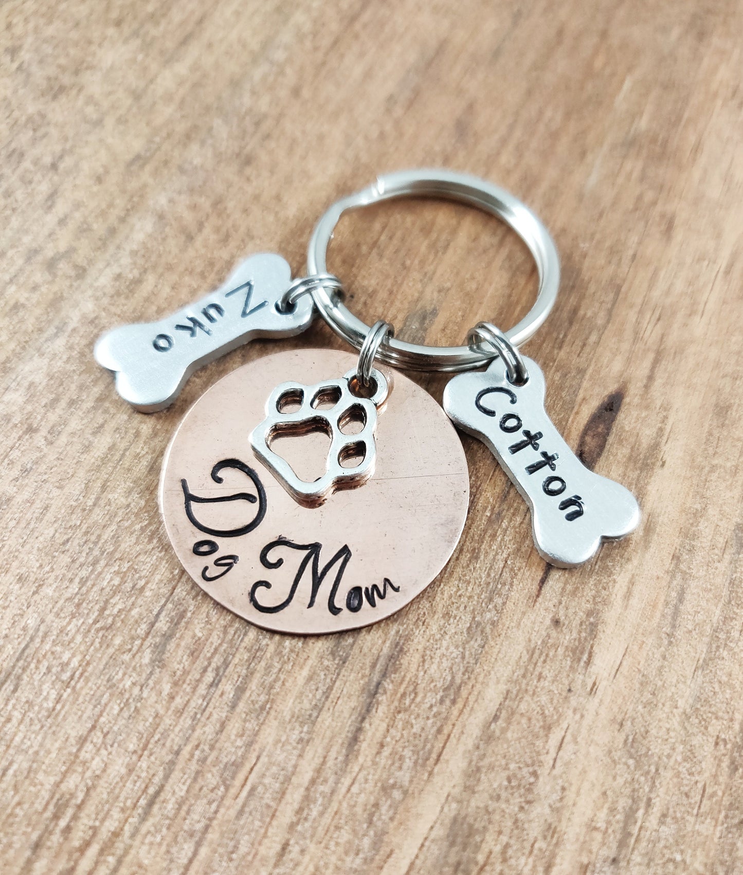 Dog Mom Keychain, Keychain with Dog Names, Dog Mom Keychain with Names, Dog Lover, Dog Names, Dog Name Keychain, Personalized Keychain, cop