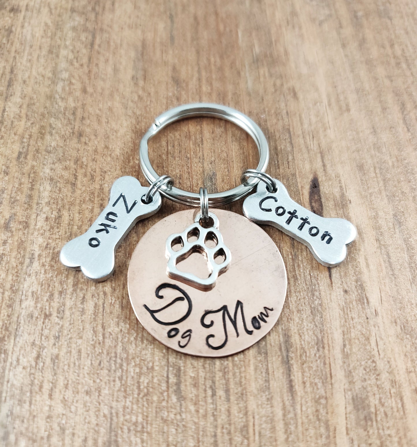 Dog Mom Keychain, Keychain with Dog Names, Dog Mom Keychain with Names, Dog Lover, Dog Names, Dog Name Keychain, Personalized Keychain, cop