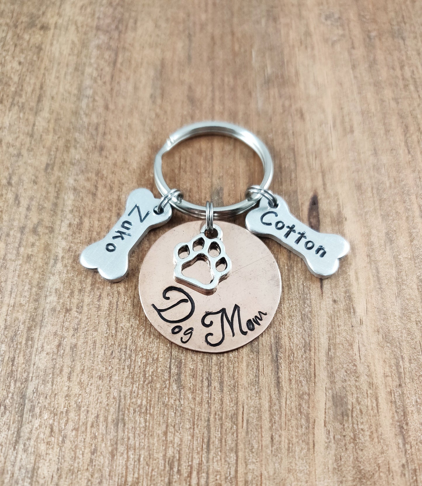 Dog Mom Keychain, Keychain with Dog Names, Dog Mom Keychain with Names, Dog Lover, Dog Names, Dog Name Keychain, Personalized Keychain, cop